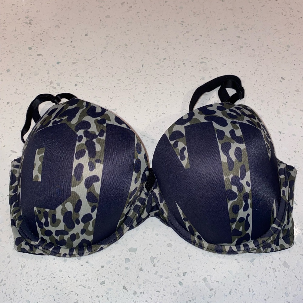 VICTORIAS SECRET PINK wear everywhere push up bra